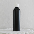 Zwart-flesje-250-ml-met-schroefdop-wit